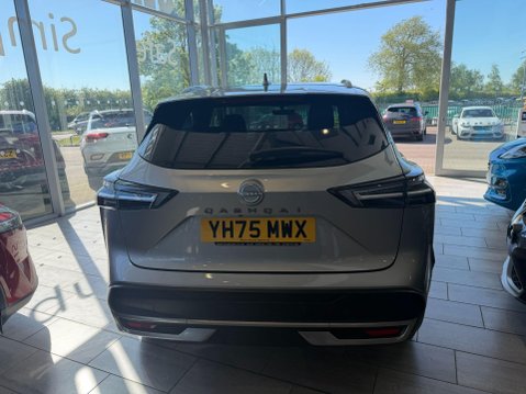Nissan Qashqai 1.3 DIG-T MHEV N-Connecta XTRON Euro 6 (s/s) 5dr 9
