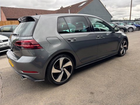 Volkswagen Golf GTI TSI DSG 5