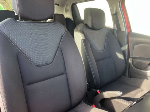 Renault Clio 1.1 Clio Dynamique MediaNav 5dr 27