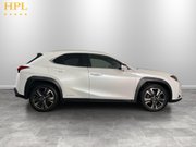 Lexus Ux 2.0 250h SUV 5dr Petrol Hybrid E-CVT Euro 6 (s/s) (184 ps) 8