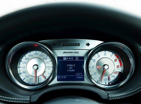 Mercedes-Benz SLS AMG 16