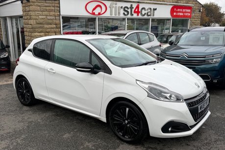 Peugeot 208 PURETECH BLACK EDITION