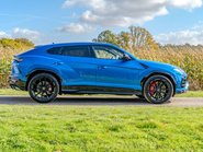 Lamborghini Urus V8 4