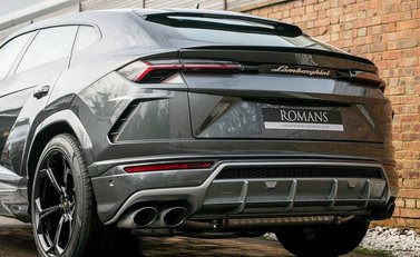 Lamborghini Urus 23