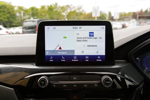 Ford Kuga ST-LINE X 23