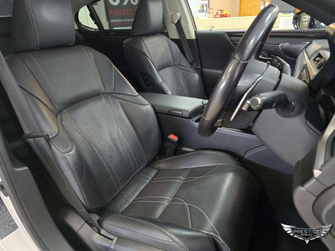 Lexus Es 2.5 300h Takumi E-CVT Euro 6 (s/s) 4dr 92