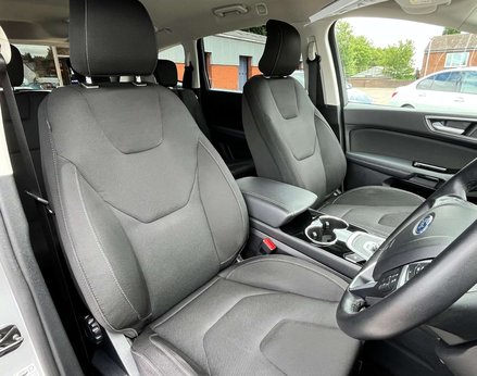 Ford S-Max 2.5 S-Max Titanium HEV CVT 5dr 61