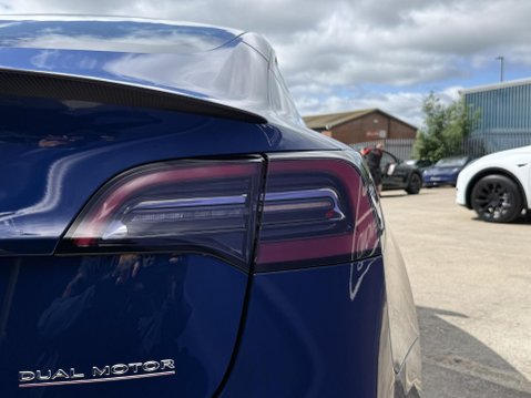 Tesla Model 3 (Dual Motor) Performance Saloon 4dr Electric Auto 4WDE (Performance Upgrade 19