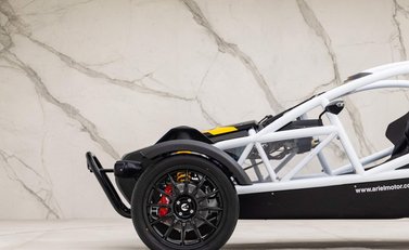 Ariel Nomad R 28