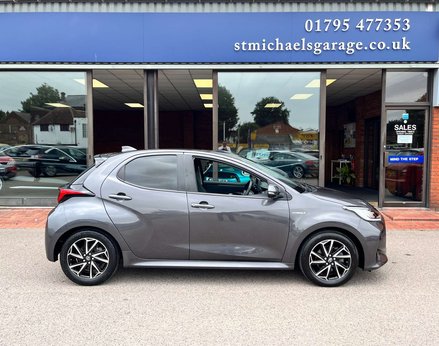Toyota Yaris 1.5 Yaris Design HEV CVT 5dr 10