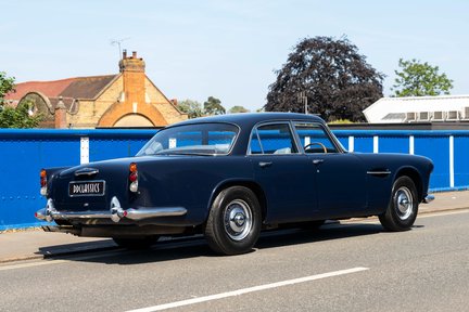 Aston Martin Lagonda Rapide Sports Saloon Manual 3