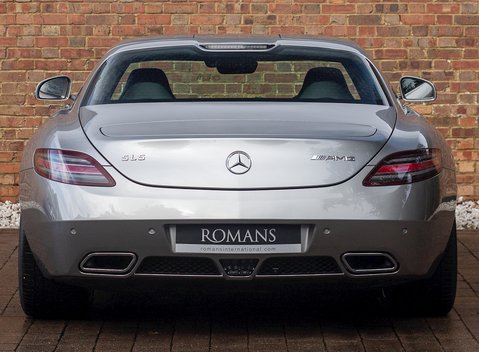 Mercedes-Benz SLS AMG 5