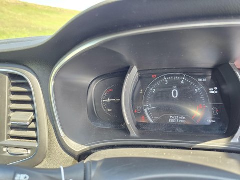 Renault Megane 1.2 TCe Iconic Sport Tourer Euro 6 (s/s) 5dr 38