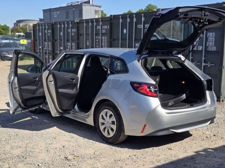 Toyota Corolla 1.8 VVT-h Design Touring Sports 5dr Petrol Hybrid CVT Euro 6 (s/s) (122 ps) 8