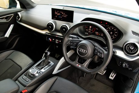 Audi Q2 TFSI S LINE BLACK EDITION
