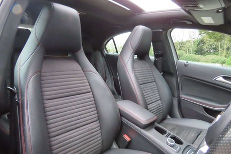 Mercedes-Benz A Class 2.1 A200d AMG Line (Premium Plus) 7G-DCT Euro 6 (s/s) 5dr 9