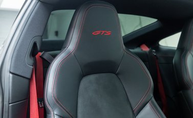 Porsche 911 Carrera 4 GTS (992) 15