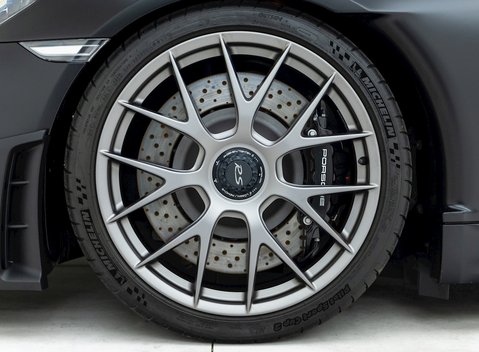 Porsche Cayman GT4 RS (718) 8