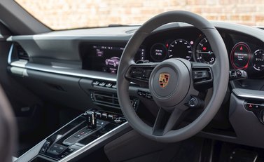 Porsche 911 Carrera S (992) 11