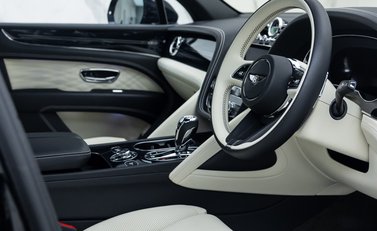 Bentley Bentayga V8 AZURE EWB First Edition 13