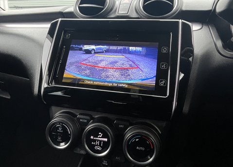 Suzuki Swift SZ5 DUALJET MHEV 16