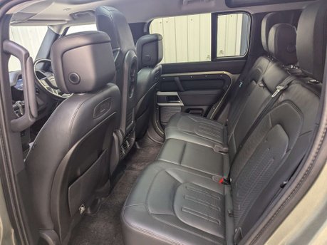 Land Rover Defender 2.0 Defender SE Auto 4WD 5dr 24
