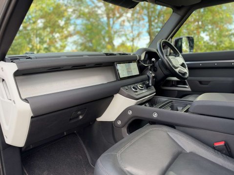 Land Rover Defender 3.0 Defender X-Dynamic SE D MHEV A 4WD 5dr 34