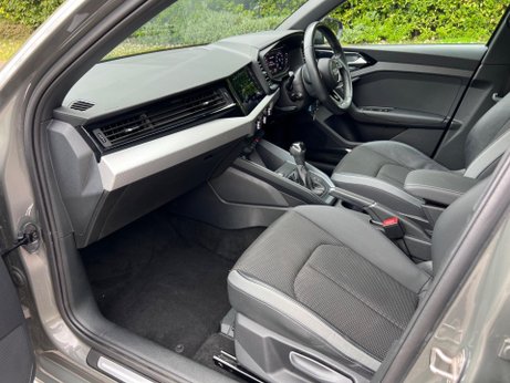 Audi A1 1.0 TFSI 30 S line Sportback S Tronic Euro 6 (s/s) 5dr 31