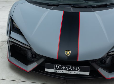 Lamborghini Revuelto 29