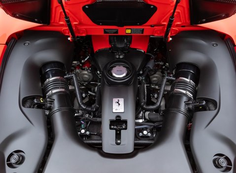 Ferrari F8 Spider 33