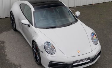 Porsche 911 Carrera S (992) 8