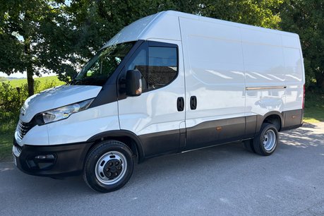 Iveco Daily 35C16 HV Business 3520 Panel Van - Sat Nav / Rear Camera
