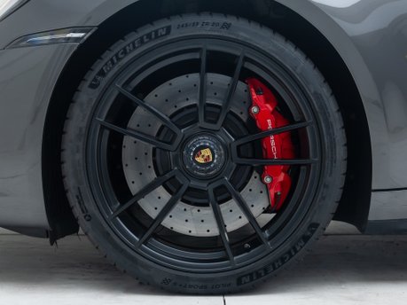 Porsche 911 Targa 4 GTS (992) 