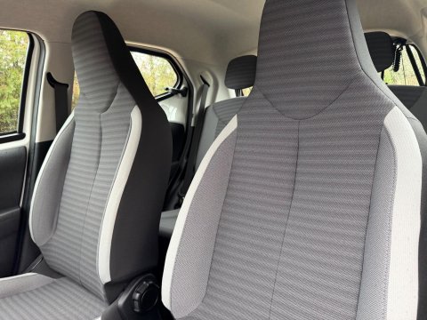 Toyota Aygo 1.0 VVT-i x-play Euro 6 5dr 38