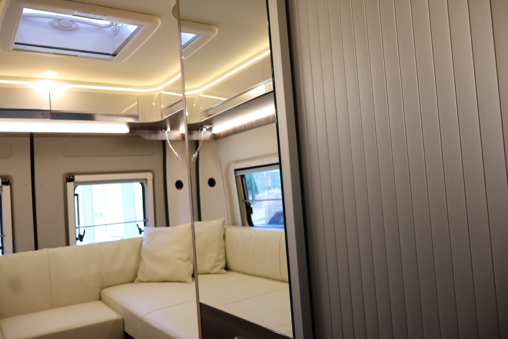Fiat Ducato Laika 646 ECOVIP 180 BHP Auto huge factory upgrades cost new £98K    29