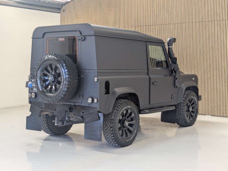 Land Rover Defender 2.2 Defender 90 Hard Top TD 4WD 5dr 21