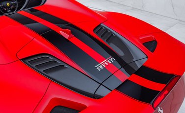Ferrari F8 Spider 41