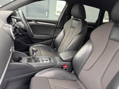 Audi A3 S LINE TFSI BLACK EDITION 52