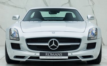 Mercedes-Benz SLS AMG 11