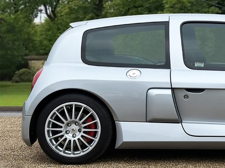 Renault Clio RENAULTSPORT V6 12