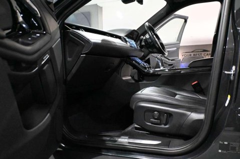 Land Rover Range Rover Evoque R-DYNAMIC HSE MHEV 34