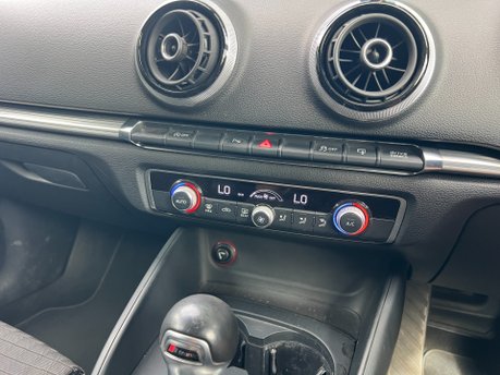 Audi A3 1.6 TDI SPORT AUTOMATIC 5dr 12