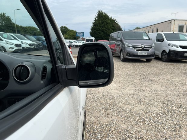 Peugeot Partner SWB L1H1 Low Roof Professional Air Con Sensors EURO 6 NO VAT 17
