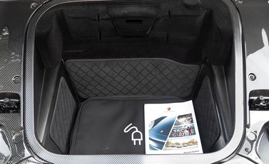 Porsche 918 Spyder 38