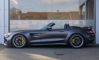 Mercedes-Benz AMG GT R Roadster 3
