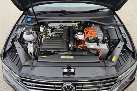 Volkswagen Passat GTE DSG - VAT Q - 1 OWNER - PLUG IN HYBRID - 3 IN STOCK 68