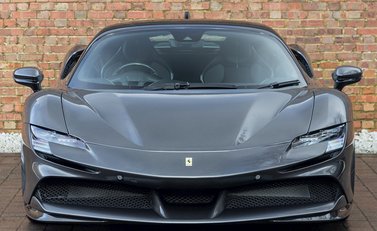 Ferrari SF90 Stradale 4