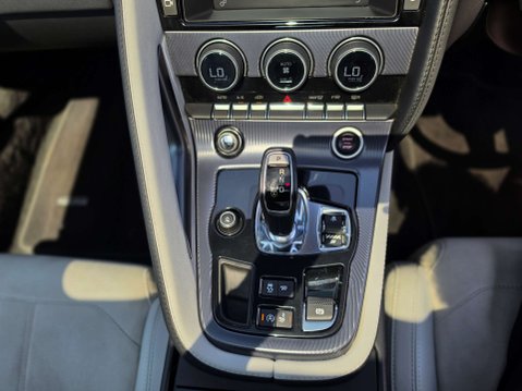 Jaguar F-Type 3.0 F-Type V6 R-Dynamic Auto 3dr 7
