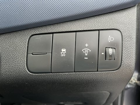 Hyundai i10 1.2 SE 5dr Auto 21