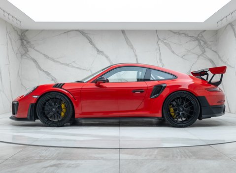 Porsche 911 GT2 RS Weissach (991) 5